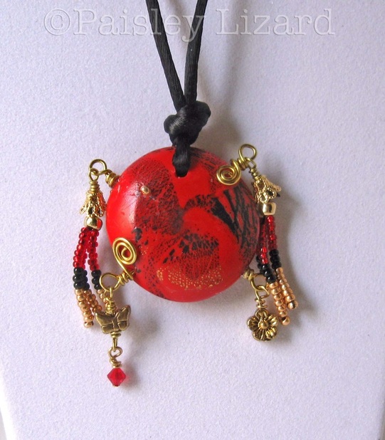 Picture of bead pendant necklace