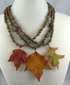 Three leaf pendant necklaces